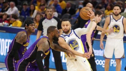 半岛体育下载-【观察】勇士如何打崩湖人？你永远可以相信死亡五小